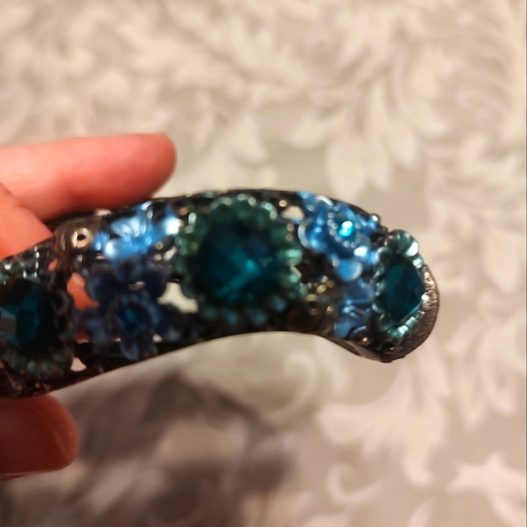 🐦 Charming Teal Green & Baby Blue Wave Floral Stone Cuff Bracelet - Picture 3 of 13